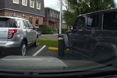 Cư xử với tài xế đỗ xe thiếu ý thức: Cần một thái độ không khoan nhượng