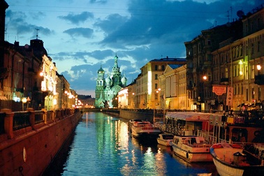 Đến Nga khám phá cố đô hoa lệ bên dòng Neva