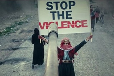 Ca sỹ nhạc pop liều mạng làm video ca nhạc chế giễu nhóm IS