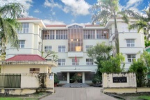 Phó Giám đốc Sở Y tế Vĩnh Phúc bị đình chỉ công tác vì lơ là chống dịch