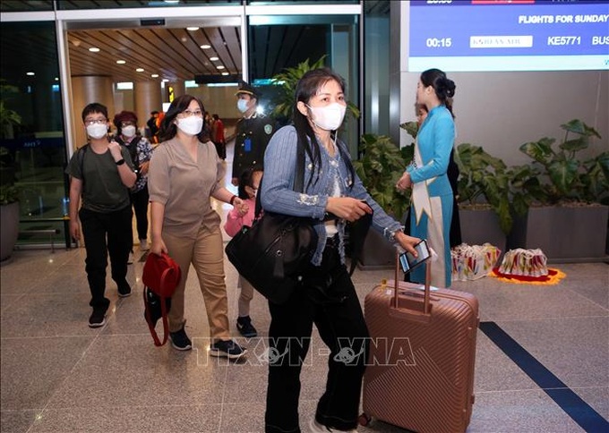 Du khách quốc tế từ Đài Bắc (Trung Quốc) đến Đà Nẵng trên đường bay của Hãng hàng không Tigerair Taiwan. 
