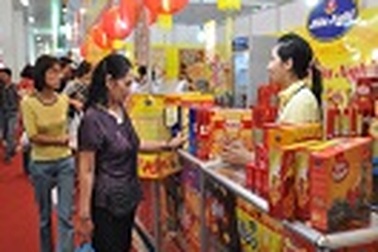 Bánh mứt tết tràn ngập: Người tiêu dùng lựa chọn sản phẩm nào?