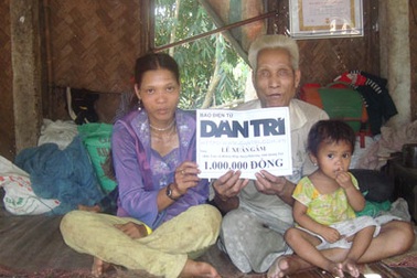 Thắp sáng lửa hy vọng trong lòng ông lão mù