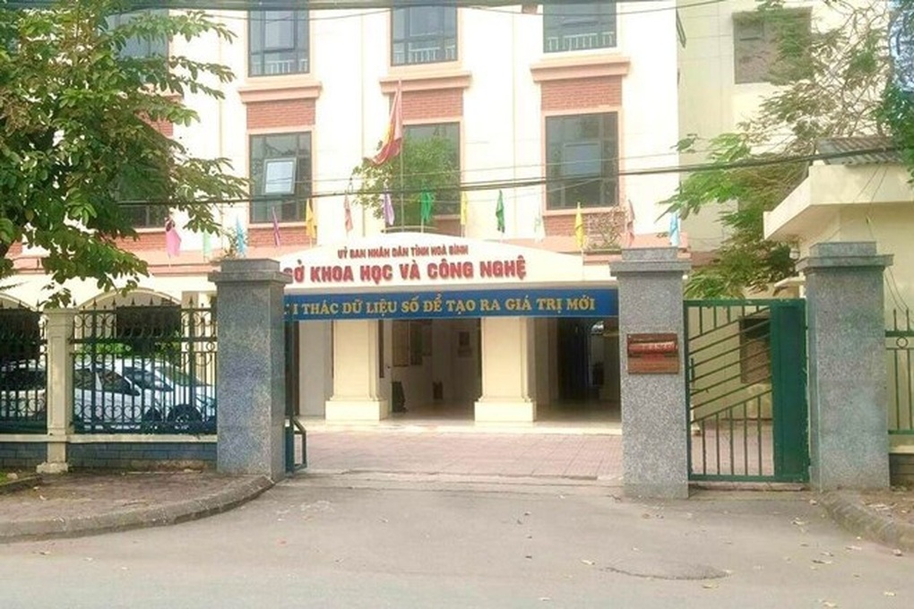 Phó Giám đốc Sở Khoa học và Công nghệ Hòa Bình Trần Hồng Quang bị kỷ luật - 1 Phó Giám đốc Sở Khoa học và Công nghệ Hòa Bình Trần Hồng Quang bị kỷ luật - 1