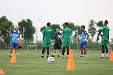 HLV Park Hang Seo rèn U22 Việt Nam theo đúng xu thế bóng đá thế giới