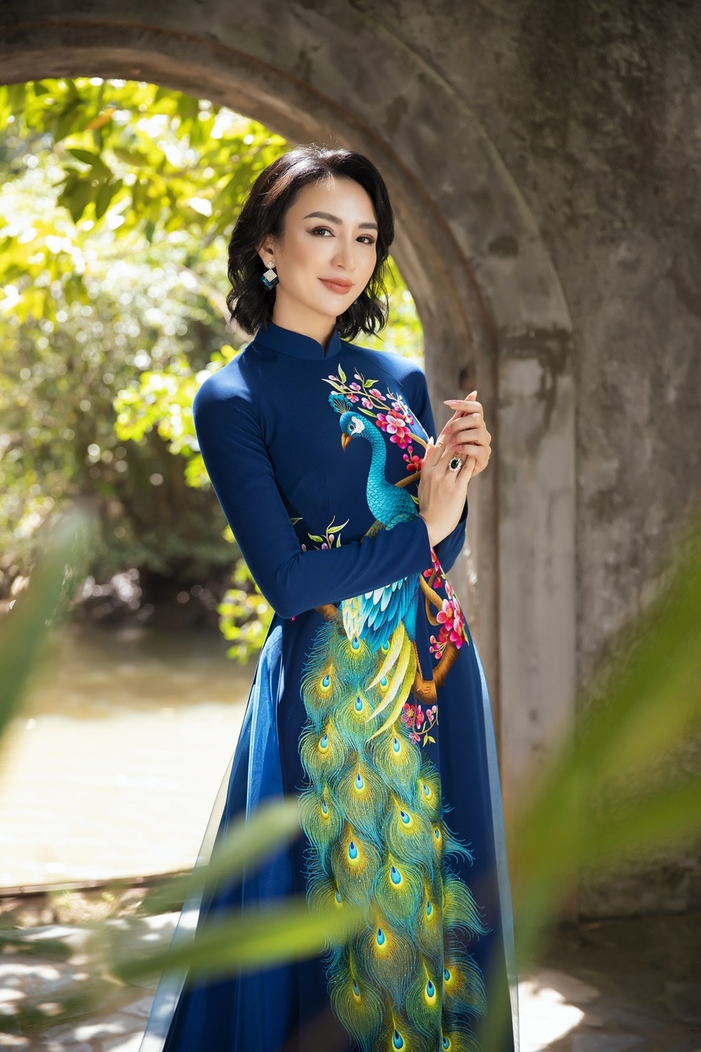 Ngọc Diễm mong tân hoa hậu vững vàng, chịu được sức nặng vương miện - 1 Ngọc Diễm mong tân hoa hậu vững vàng, chịu được sức nặng vương miện - 1