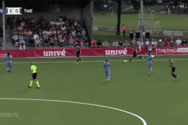 Bàn thắng bị chỉ trích phi thể thao nhất ở Champions League nữ