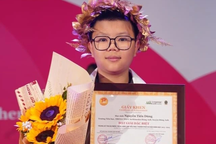 Học sinh lớp 5 đứng đầu kỳ thi tiếng Anh thành phố nhờ mẹ đồng hành từ nhỏ