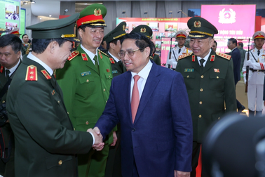 Thủ tướng: "Không để bị động về an ninh và phát sinh điểm nóng ở cơ sở"