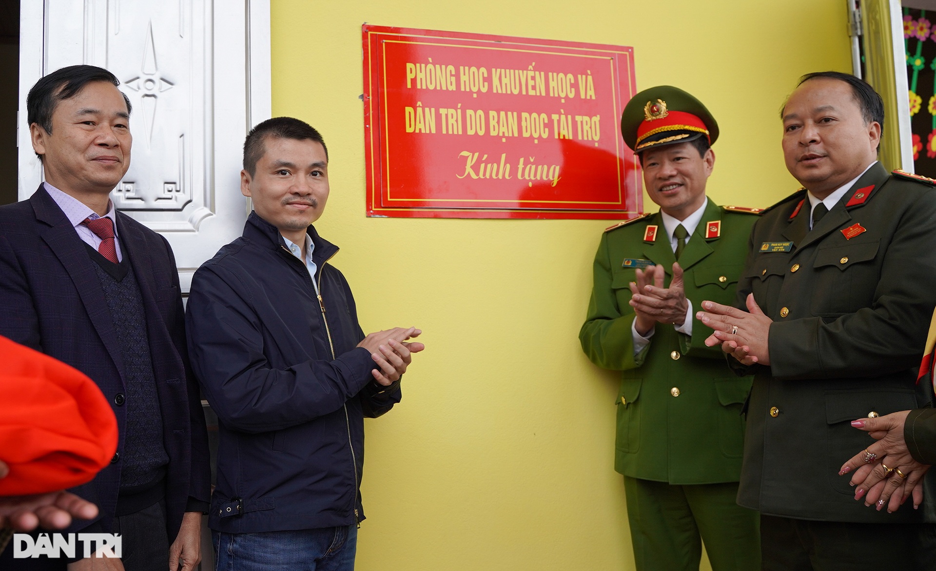 Khánh thành phòng học Dân trí thứ 41 tại điểm trường bản Sán Chải - 8 Khánh thành phòng học Dân trí thứ 41 tại điểm trường bản Sán Chải - 8