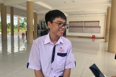 Mẹ của thủ khoa Cần Thơ: “Con trai mẹ học bình thường là được rồi”