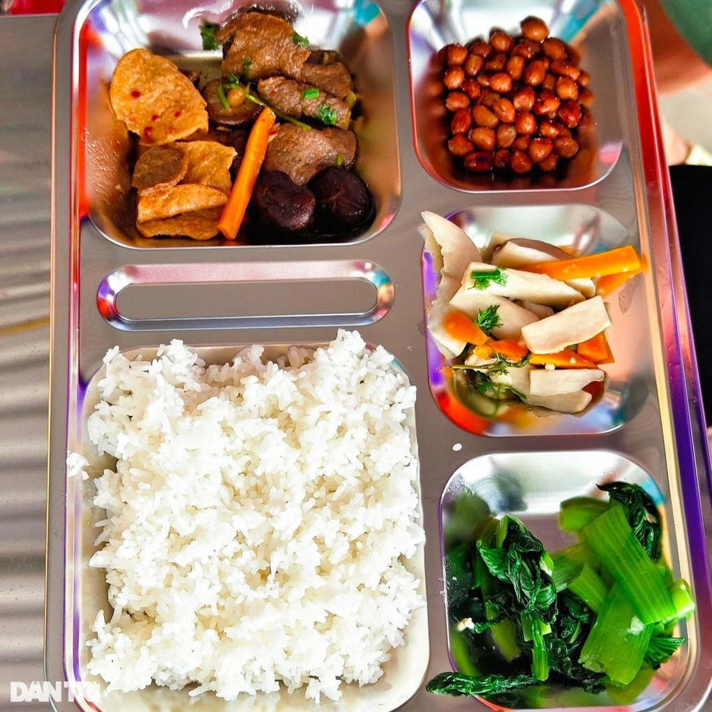Bếp ăn 0 đồng của vợ chồng hot TikToker xứ Nghệ - 4 Bếp ăn 0 đồng của vợ chồng hot TikToker xứ Nghệ - 4