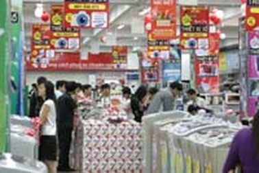 Pico Plaza tiếp tục sẻ chia cùng cộng đồng sau mưa lụt