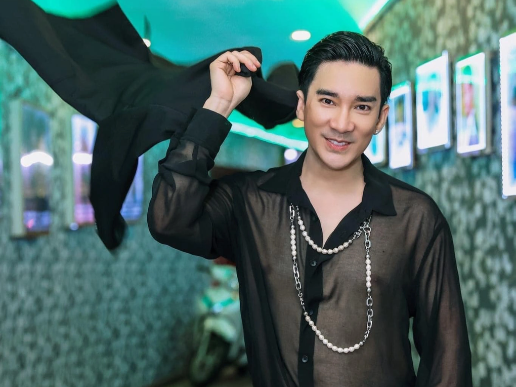 Ca sĩ Quang Hà: Nổi danh nhờ 1 bản hit, sở hữu hơn 13 căn nhà ở tuổi 42 - 4 Ca sĩ Quang Hà: Nổi danh nhờ 1 bản hit, sở hữu hơn 13 căn nhà ở tuổi 42 - 4