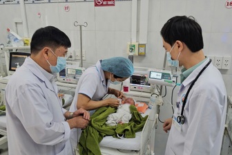 Bé gái bị vùi ở vườn cao su được đặt tên Thiện An, sắp có gia đình mới