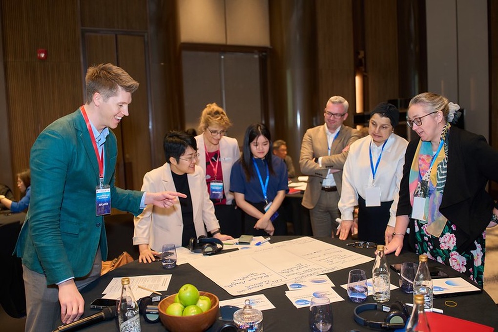Die digitale Transformation im vietnamesischen Hochschulwesen ist eng mit der Praxis verknüpft - 1 Chuyển đổi số trong giáo dục đại học Việt Nam gắn liền với thực tiễn - 1