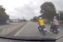 Một tình huống giao thông khiến cộng đồng mạng dậy sóng