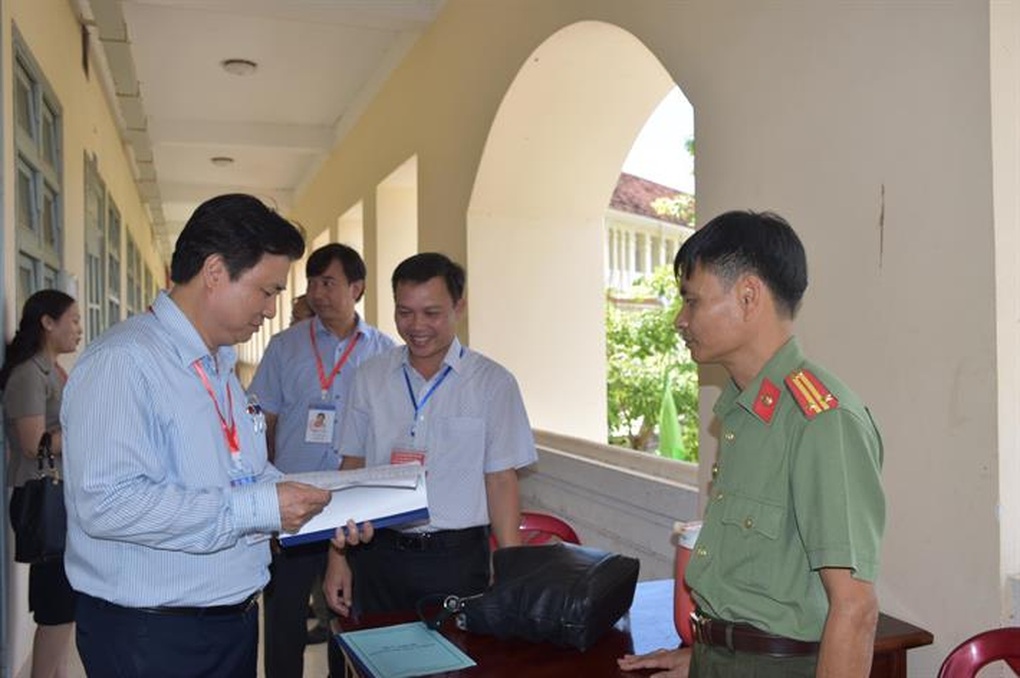 Chấm thi tốt nghiệp THPT 2022: Những bài điểm thi cao sẽ chấm kiểm tra - 1 Chấm thi tốt nghiệp THPT 2022: Những bài điểm thi cao sẽ chấm kiểm tra - 1