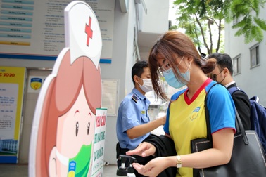 Hết nghỉ vì dịch Covid-19, 30.000 sinh viên ĐH Công nghệ TPHCM trở lại học