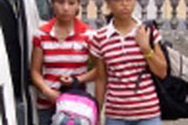 Chuyến xuất ngoại kinh hoàng của hai thôn nữ