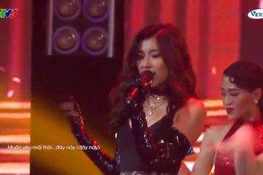 Đạo diễn Nguyễn Quang Dũng bị hớp hồn bởi sự nóng bỏng, lôi cuốn của Đồng Ánh Quỳnh