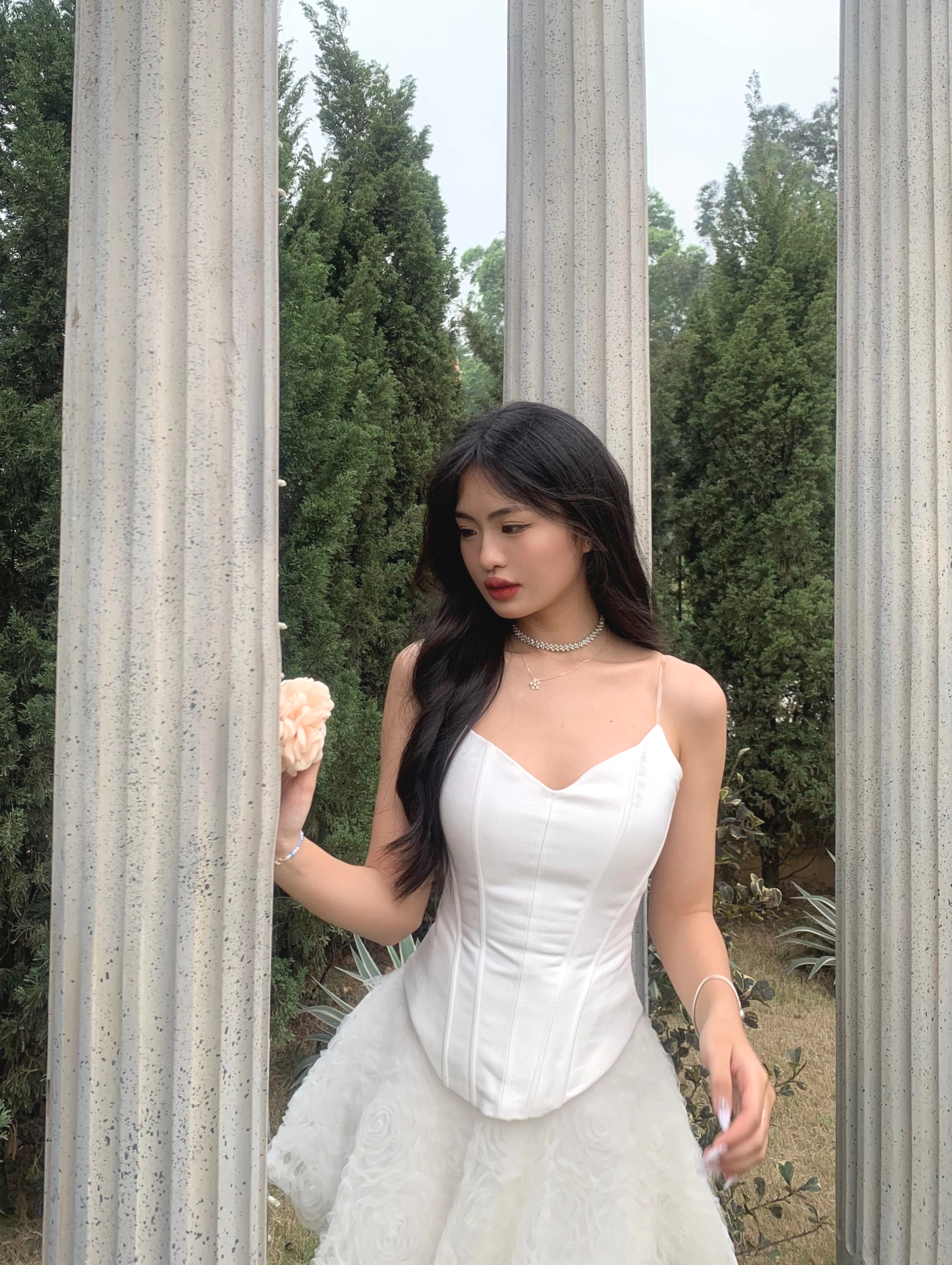 View - Hoa khôi cao 1,70m gây chú ý với tài ca hát, chơi nhạc cụ | Báo Dân trí