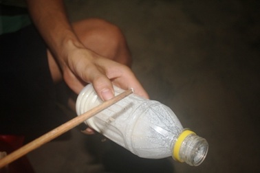 Sữa tươi mang nhãn Mộc Châu bị tố lúc nhúc sinh vật lạ