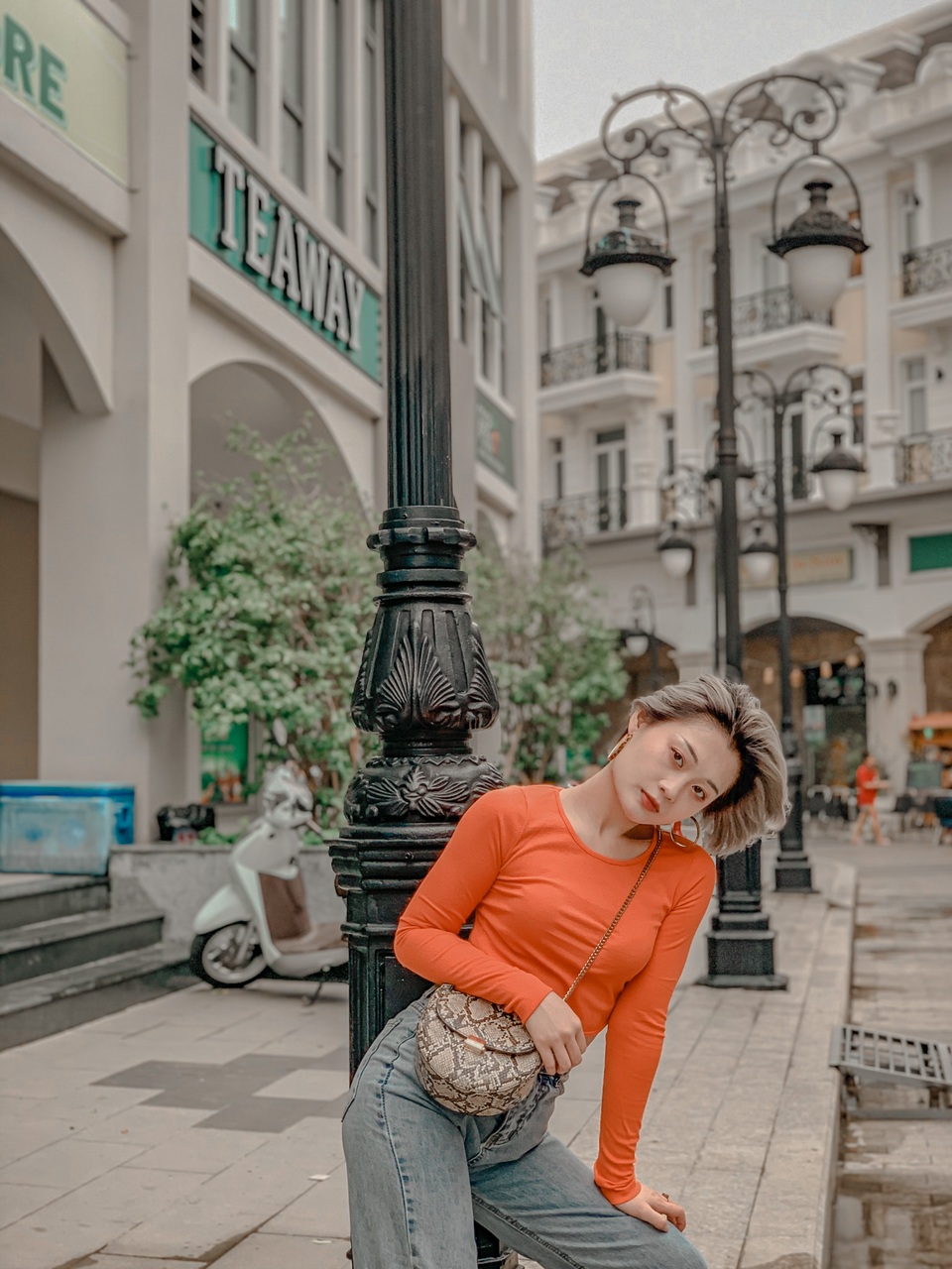 Gia đình phá sản, nàng tiểu thư tự bươn chải và trở thành hot streamer - 5 Gia đình phá sản, nàng tiểu thư tự bươn chải và trở thành hot streamer - 5
