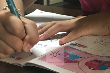 Chăm chăm cho con học chữ trước là bố mẹ lười!