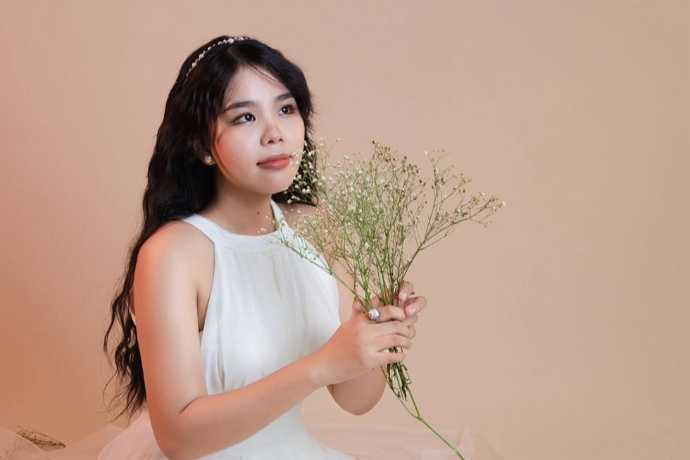 22 tuổi vào lớp 6: Hành trình viết lại tuổi thơ của cô gái bán vé số