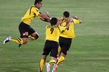 Tuyệt tác ghi bàn giữa vòng vây của 5 hậu vệ đối phương