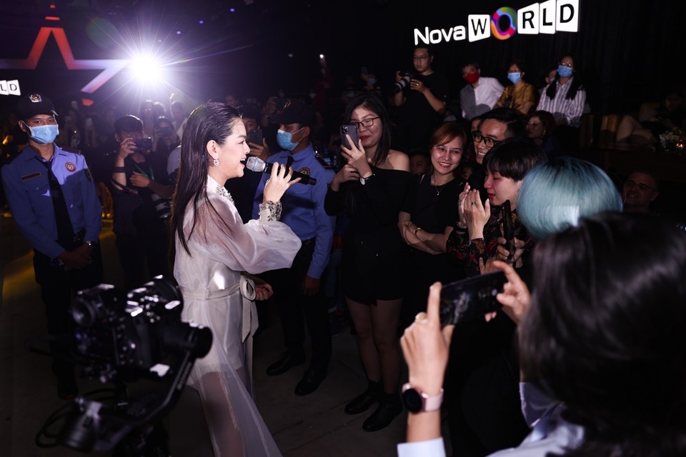 Điểm lại những điều ấn tượng nhất từ 4 đêm nhạc Stars By Night Party - 5 Điểm lại những điều ấn tượng nhất từ 4 đêm nhạc Stars By Night Party - 5