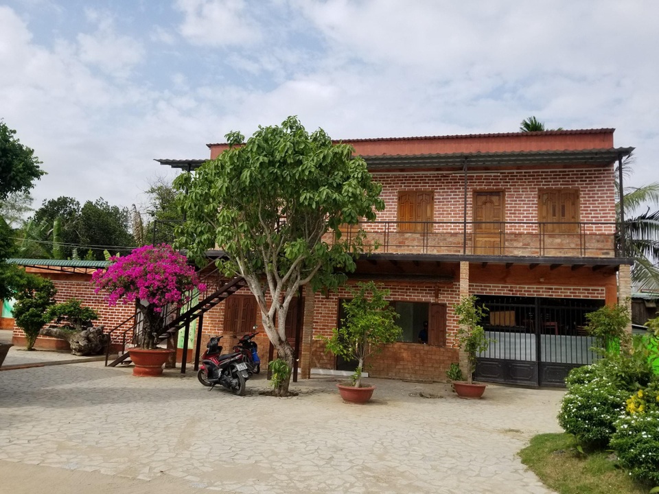 Choáng ngợp “biệt phủ” gỗ hoành tráng rộng 1300m2 ở Nha Trang - 5 Choáng ngợp “biệt phủ” gỗ hoành tráng rộng 1300m2 ở Nha Trang - 5
