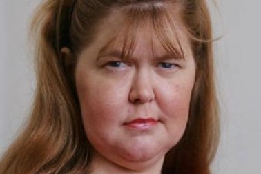 Kỳ quặc người phụ nữ khóc ra…“kim cương”