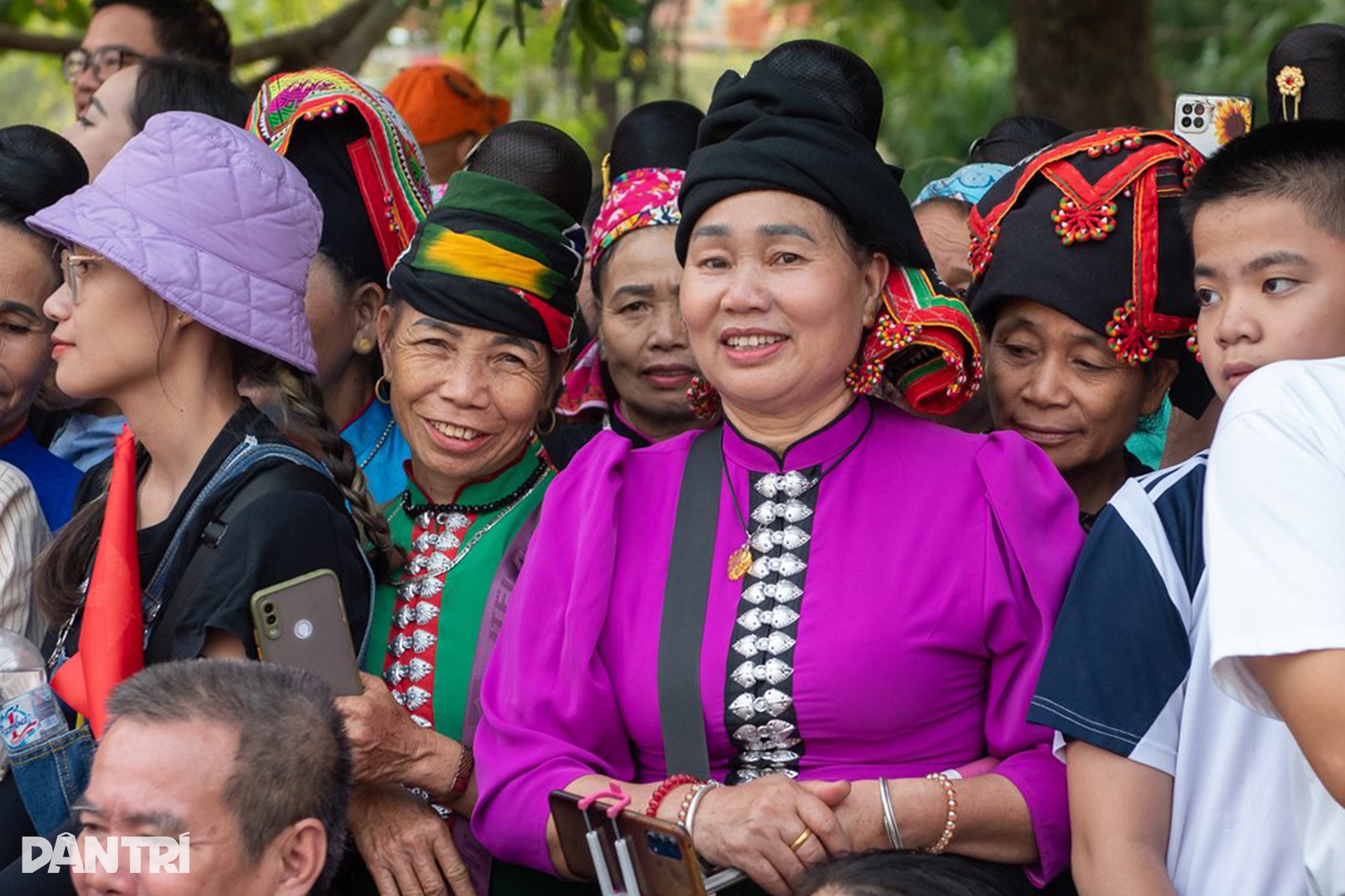 Cuộc tề tựu đồng bào trong ngày vui nhất miền Tây Bắc - 9