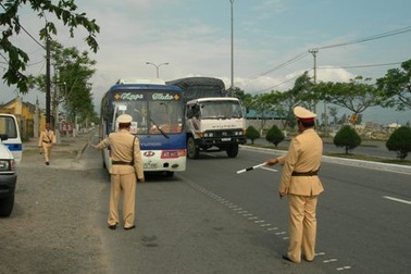 Trang bị máy ảnh, máy quay phim cho cảnh sát giao thông