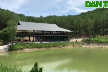 Khu du lịch không phép