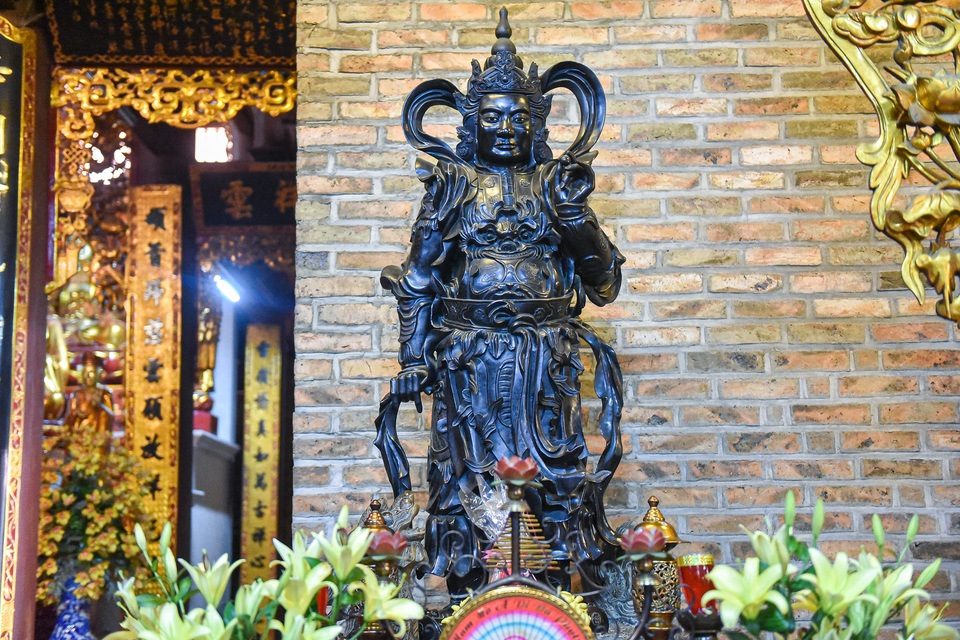Kỳ lạ bức tượng Phật ngồi trên lưng vua độc nhất vô nhị ở Việt Nam - 7 Kỳ lạ bức tượng Phật ngồi trên lưng vua độc nhất vô nhị ở Việt Nam - 7