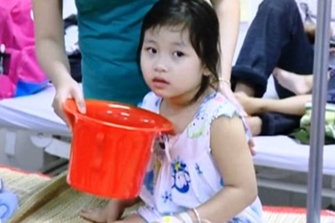 Vụ hàng chục trẻ em ngộ độc phải nhập viện ở Vĩnh Long: Do nước uống nhiễm vi sinh