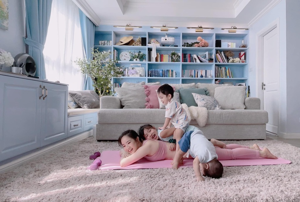 Bà mẹ 3 con chia sẻ tuyệt chiêu tập luyện giữ dáng tại nhà mùa dịch - 1 Bà mẹ 3 con chia sẻ tuyệt chiêu tập luyện giữ dáng tại nhà mùa dịch - 1