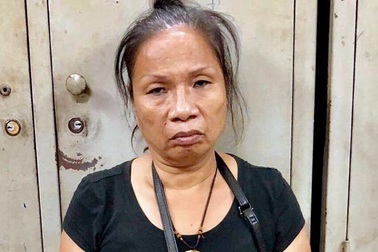 Hà Nội: “Nữ quái” 23 tiền án, tiền sự chuyên “săn” du khách ngoại quốc