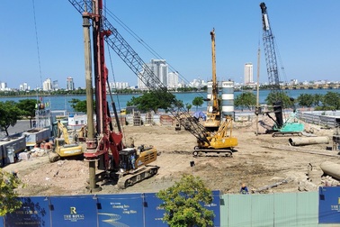 Khó khăn về vốn hàng loạt dự án đất vàng đổi chủ