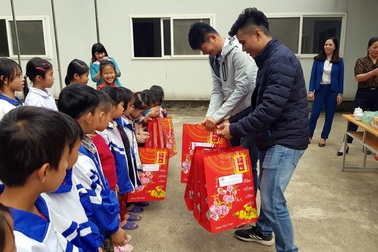 Thăm lại điểm trường một thời tranh tre, nứa lá