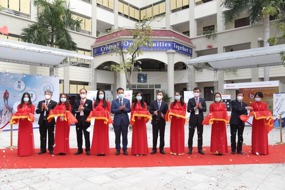 Hơn 300 báo cáo khoa học thi tài tại hội nghị khoa học ngành y - 1 Hơn 300 báo cáo khoa học thi tài tại hội nghị khoa học ngành y - 1