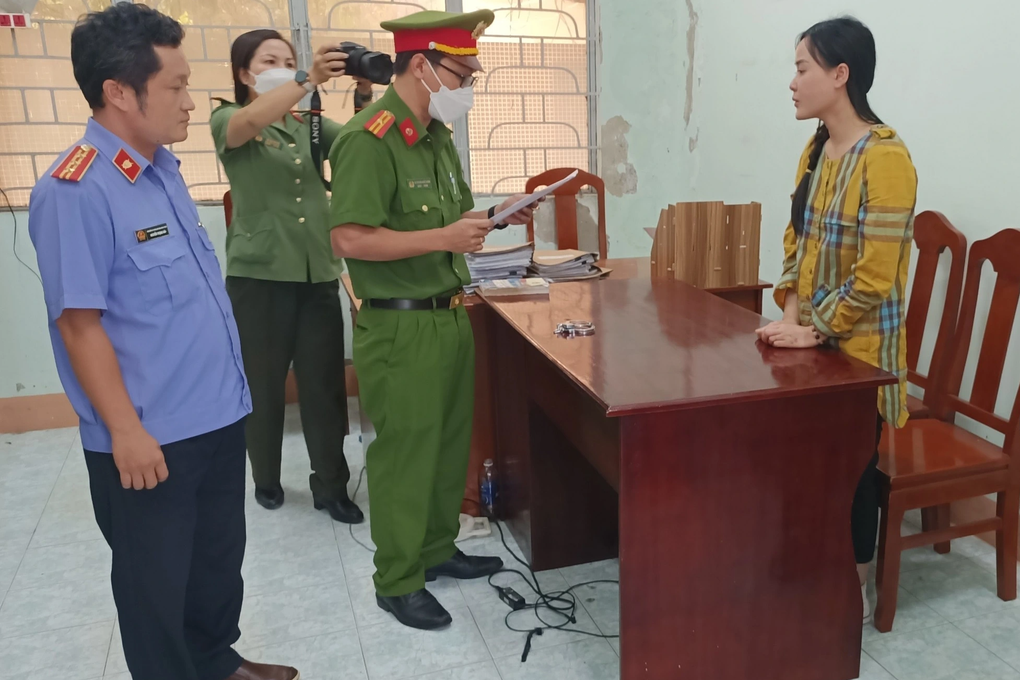 Công an Bình Thuận yêu cầu phân công luật sư bào chữa cho Tina Dương - 1 Công an Bình Thuận yêu cầu phân công luật sư bào chữa cho Tina Dương - 1