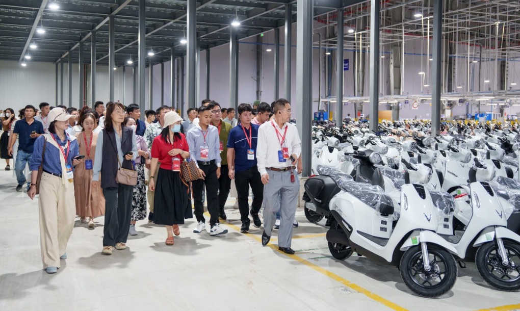 600 nhà phân phối VinFast đặt mục tiêu bán 1,5 triệu xe máy điện trong năm 2026 - 2 600 nhà phân phối VinFast đặt mục tiêu bán 1,5 triệu xe máy điện trong năm 2026 - 2