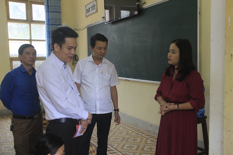 Hôm nay, khoảng 27.000 học sinh THPT Quảng Trị trở lại trường - 1 Hôm nay, khoảng 27.000 học sinh THPT Quảng Trị trở lại trường - 1