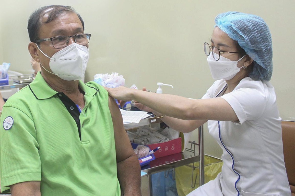 Vì sao người suy giảm miễn dịch không có đáp ứng tốt với vaccine Covid-19? - 1 Vì sao người suy giảm miễn dịch không có đáp ứng tốt với vaccine Covid-19? - 1