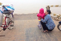 Giới làm ăn hốt bạc trên khúc sông đau khổ