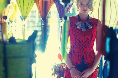 Hội An đẹp mê hoặc trong bộ ảnh thời trang quốc tế